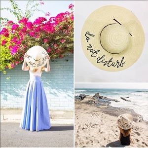 Do Not Disturb NWT straw beach hat 🏖 👙 ☀️🕶